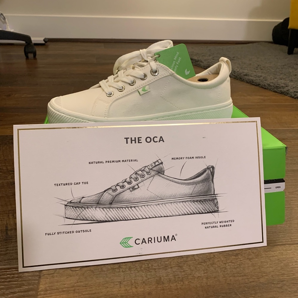 Cariuma Oca Low Off-White Canvas Sneakers